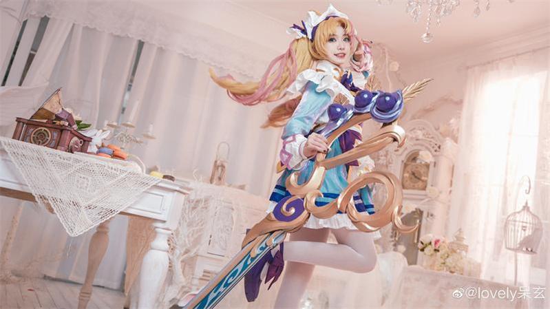 收藏必备！lovely呆玄猫咪爪爪发布最新cos作品图集